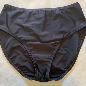 Sessa swim bottoms moderate leg size 8